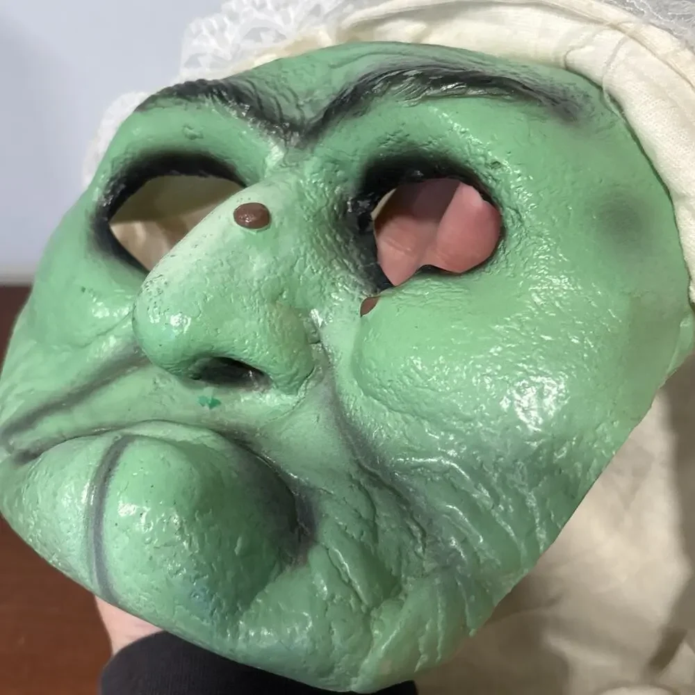 Vintage Fun World Div Mask Green Witch Grandma
